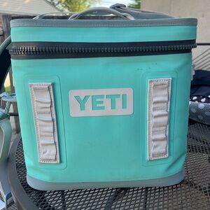 Yeti Hopper Flip 12 Seafoam Green (Discontinued Color)